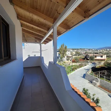 ゲストハウス Veliaj 3*