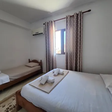 ゲストハウス Veliaj クサミル