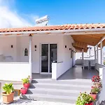Guesthouse Veliaj Maison d'hôtes