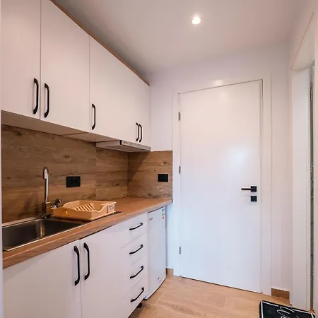 Velora 3* Ksamil