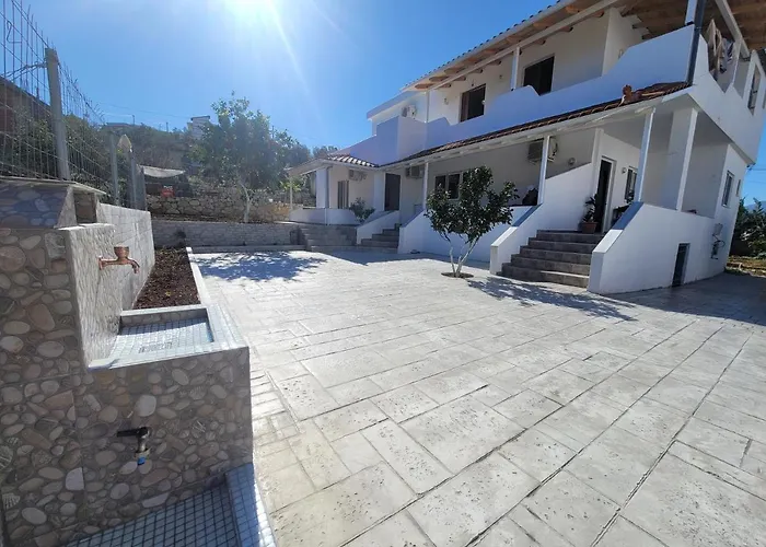 Guesthouse Veliaj Maison d'hôtes 3*