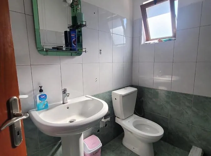 ゲストハウス Luxury Apartments Ksamil 3*